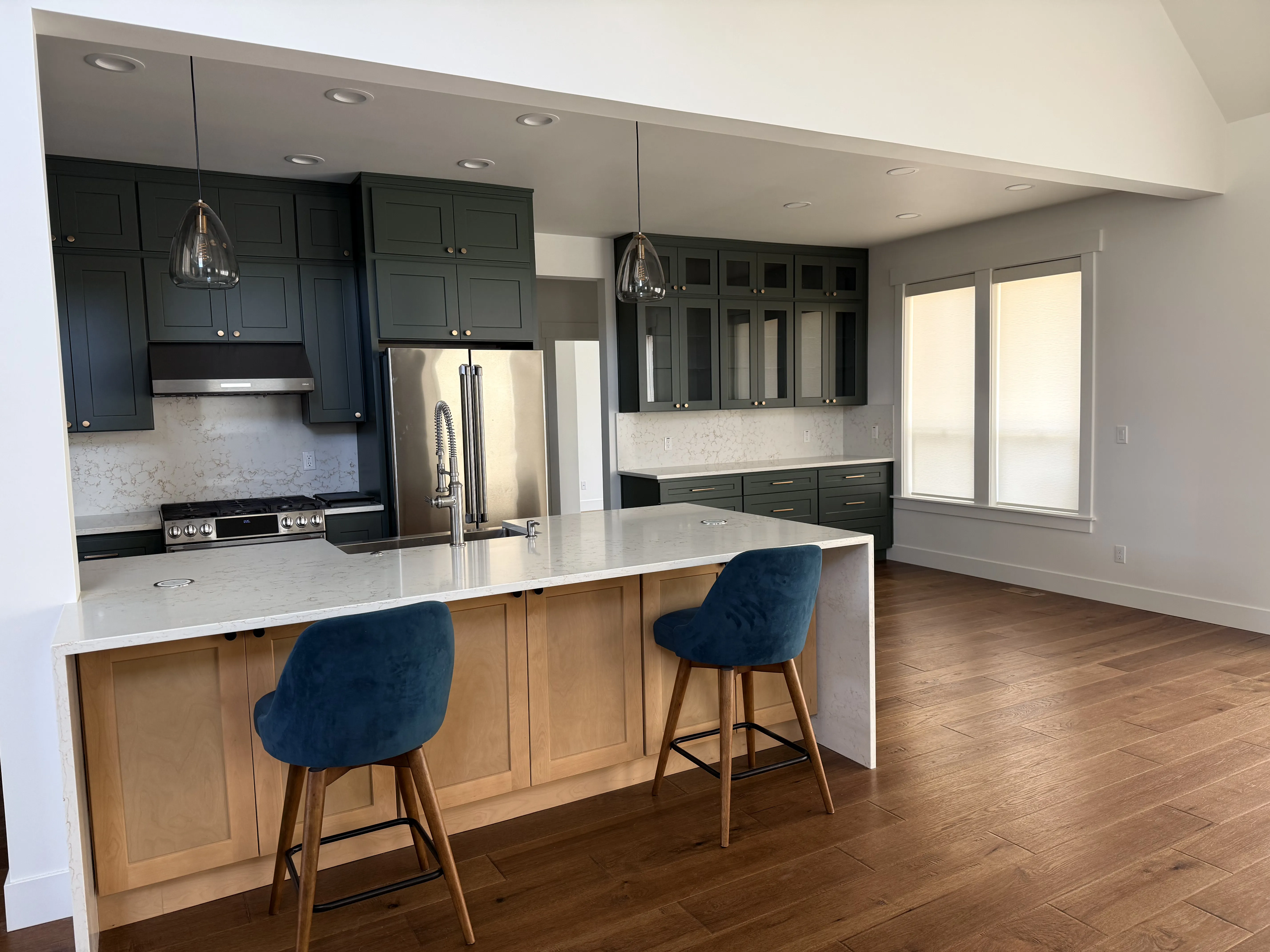Kitchen cabinet spray finish